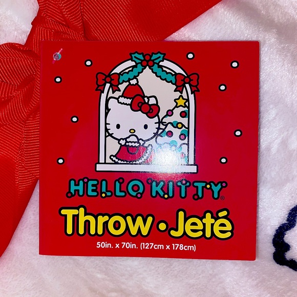 [SOLD] Hello Kitty Christmas Blanket - Picture 2 of 4